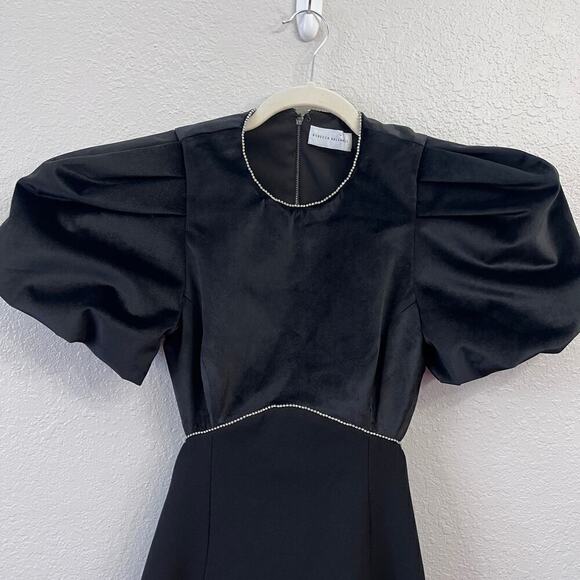 REBECCA VALLANCE PUFF SHOULDER MIDI DRESS IN BLACK SIZE 4 - Picture 6 of 16